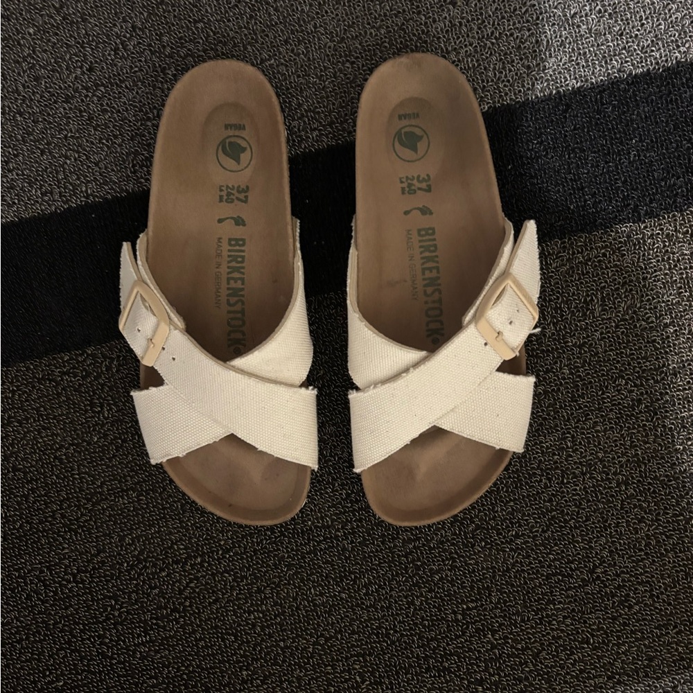 Birkenstock Cream Sandals Ergonomic Footbed